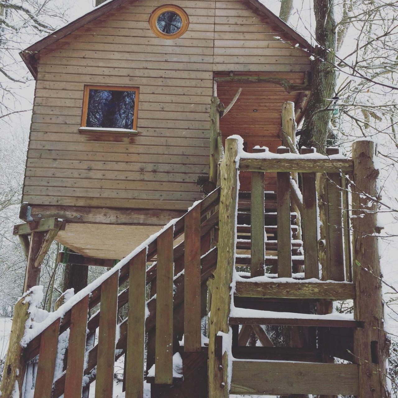La Cabane Aux Secrets - Au Milieu De Nulle Part Outines Exterior foto